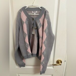 Heart loom gray and Pink Argyle Women Sweater